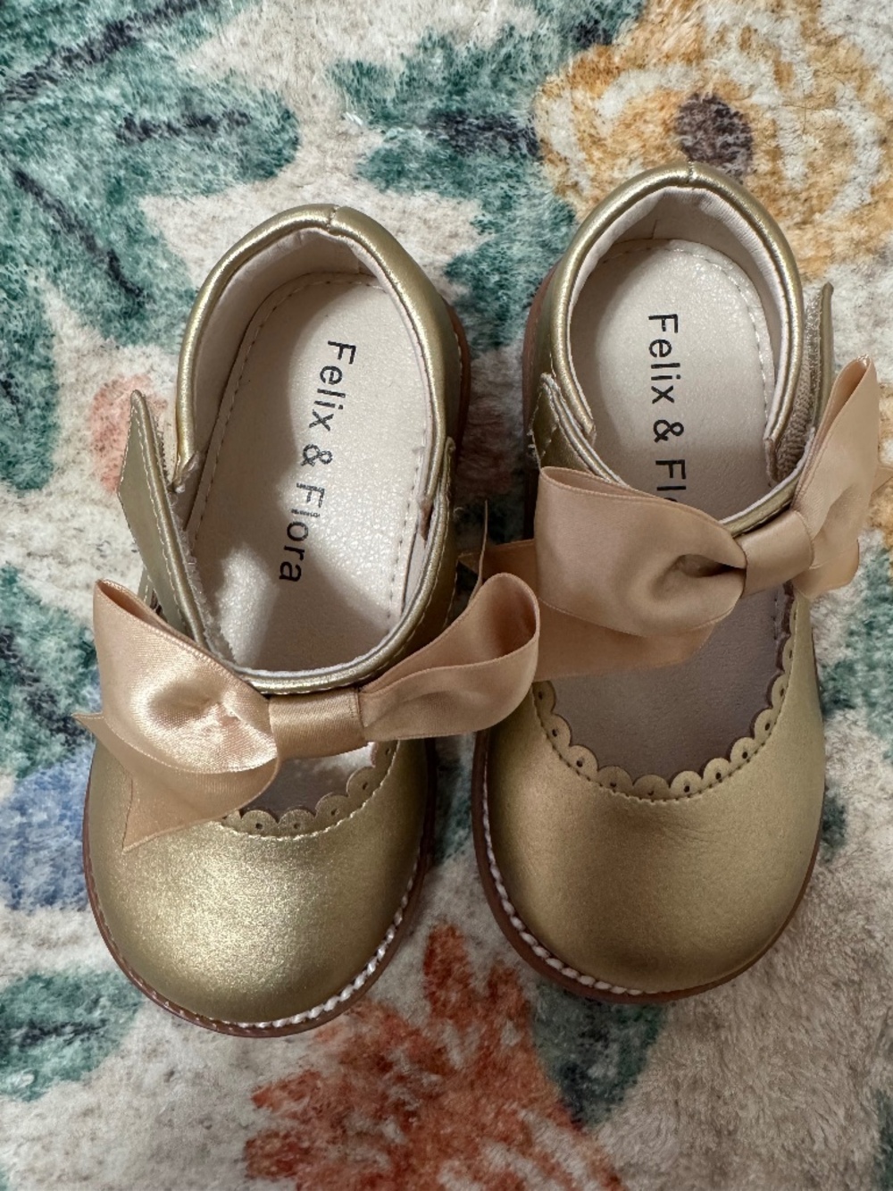 Toddler girl Mary Jane gold shoes